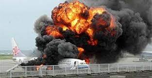 Japan Plane Fire: जापान में लैंड करते समय प्लेन में लगी आग, दूसरी विमान से टकराने की वजह से हुआ हादसा, 379 यात्रियों की क्या है स्थिति, जानिए 2 image 1