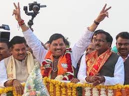 Political news :कमलनाथ तो नहीं आए, लेकिन छिंदवाड़ा में बीजेपी ने लगा दी बड़ी सेंध! सीएम मोहन यादव ने 1500 कांग्रेसियों को दिलाई बीजेपी में एंट्री 3 image 185
