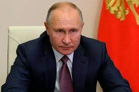 Russia Latest News: पुतिन से बैर रखना पड़ा महंगा, अपने ही देश में आतंकी घोषित हुआ पूर्व विश्व चैंपियन खिलाड़ी 1 image 130