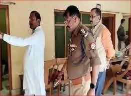 Lakhimpur: पूर्व विधायक के फार्महाउस में चोरी, रिवॉल्वर बरामद 1 image 238