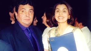 Rishi Kapoor Death Anniversary: ऋषि कपूर की ये आखिरी ख्वाहिश रह गई अधूरी, नीतू सिंह ने किया था खुलासा 1 image 291