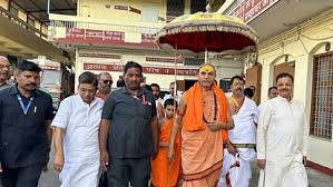 Gorakhpur News: शंकराचार्य स्वामी अविमुक्तेश्वरानंद ने कहा- गोरखपुर का नाम बदल दिया जाना चाहिए, जानिए क्यों 1 image 34