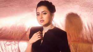 Tejaswwi Prakash: 'मैं ब्रांडेड कपड़े खरीद नहीं कर सकती', अपने इस बयान की वजह से तेजस्वी प्रकाश हुईं ट्रोल, लोग बोले- 'हमेशा की तरह झूठ' 2 image 58