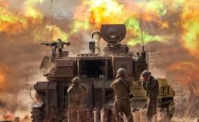 Israel Hamas War: इजरायल ने राफा में उतारे टैंक, बरसाए बम, जगह छोड़ भागने को मजबूर हुए फिलिस्तीनी 1 image 59