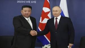 Putin in North Korea: एयरपोर्ट पर पुतिन को खुद लेने पहुंचे किम जोंग, एक दूसरे को लगाया गले तो अमेरिका को लगी मिर्च 2 image 181