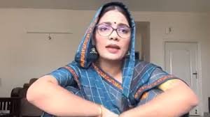 Neha Singh Rathore News: टीम इंडिया के स्वागत में उमड़ी भीड़ पर भड़की नेहा सिंह राठौर, कहा- बेगानी शादी में अब्दुल्ला... 1 image 22