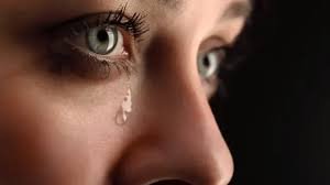 Man bites a teenager face: नशे में धूत आदमी ने 19 साल की लड़की के चेहरे को भरी बस में बुरी तरह काटा और फिर... 3 image 169