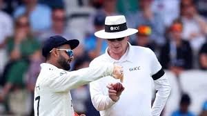 IND vs ENG Test Match: अंपायर के निर्णय पर असंतोष जताना ऋषभ पंत को पड़ा भारी, गेंद फेंकने पर आईसीसी की कार्रवाई 2 image 103