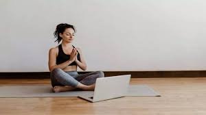 International Yoga Day 2025: करो डिजिटल योग, रहो निरोग और 'इनकम' भी हो रोज! योग से कैसै कमायें पैसे 3 image 84