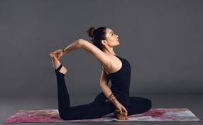International Yoga Day 2025: करो डिजिटल योग, रहो निरोग और 'इनकम' भी हो रोज! योग से कैसै कमायें पैसे 4 image 85