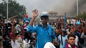 Gen Z Protest: 'संविधान फिर से लिखा जाए, 30 साल से लूटी गई संपत्ति की जांच हो', नेपाल में Gen-Z ने रखी डिमांड 2 image 21