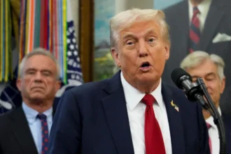 Trump Malaysia Visit: "भड़क उठा ये मुस्लिम देश", ट्रंप के खिलाफ सड़कों पर प्रदर्शन.. स्वागत से किया इनकार! जानें क्यों हो रहा जमकर विरोध 15 Raghav Chadha wishes 1